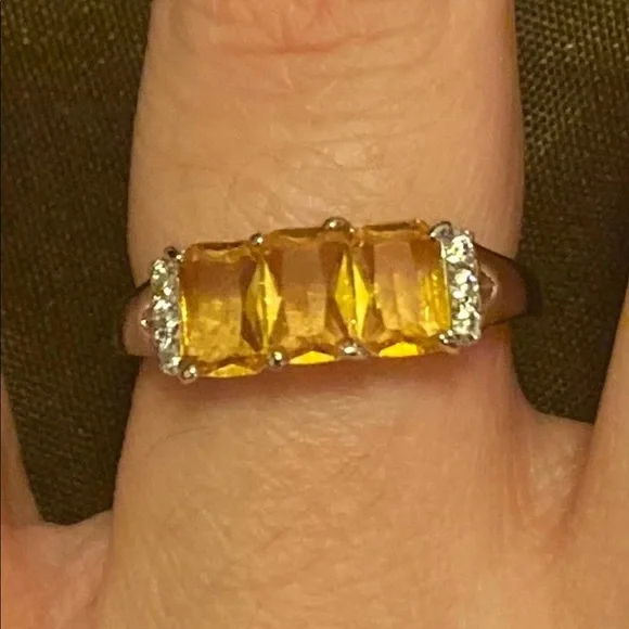 🚨🚨ALL RINGS BUY ONE GET ONE HALF OFF OF EQUAL OR LESSER VALUE 🚨🚨 - Picture 2 of 2